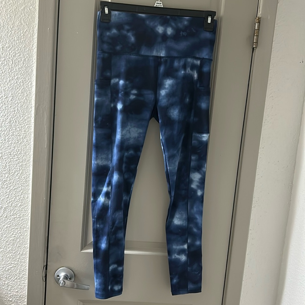 Active Leggings Size Mediam Color Blue.